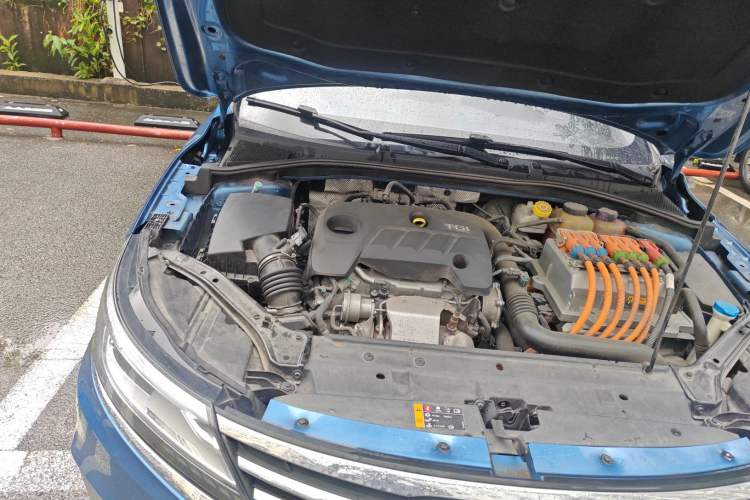 Used Roewe i6 New Energy 2017 45T Hybrid Connective Smart Luxury Edition Engine Bay Right