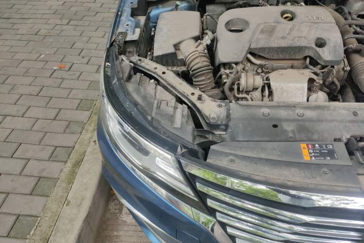 Used Roewe i6 New Energy 2017 45T Hybrid Connect & Smart Enjoyment Edition Engine Bay Right