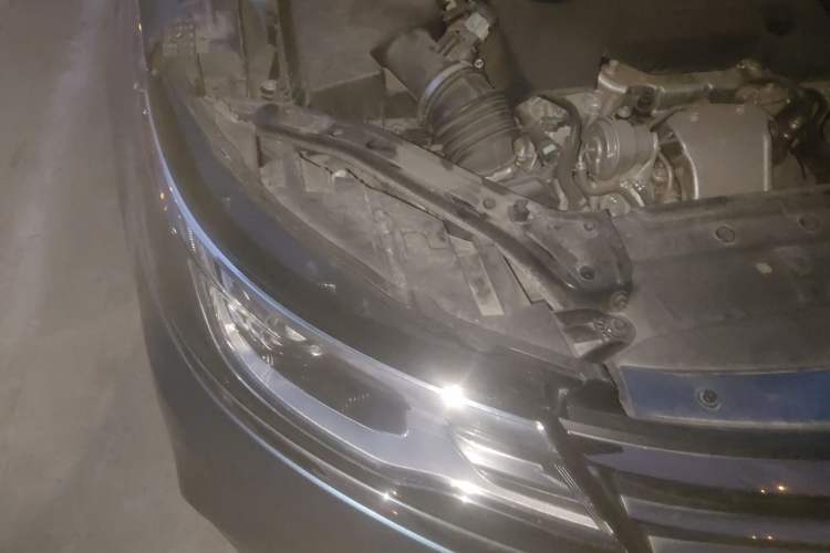 Used Roewe i6 New Energy 2017 45T Hybrid Connect & Smart Enjoyment Edition Engine Bay Right