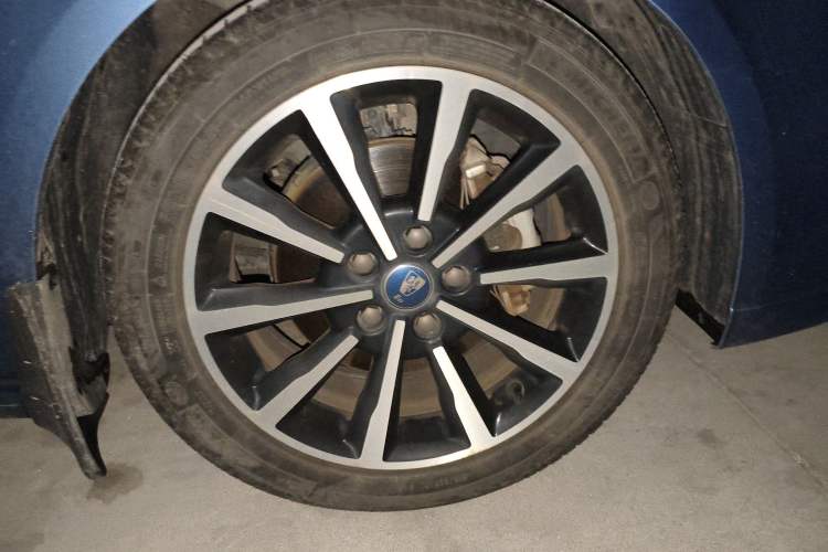 Used Roewe i6 New Energy 2017 45T Hybrid Connective Smart Luxury Edition Exterior 7