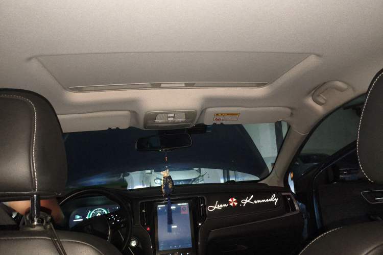 Used Roewe i6 New Energy 2017 45T Hybrid Connective Smart Luxury Edition Headliner