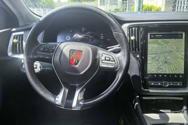 Used Roewe i6 New Energy 2017 45T Hybrid Connect & Smart Enjoyment Edition Interior 3