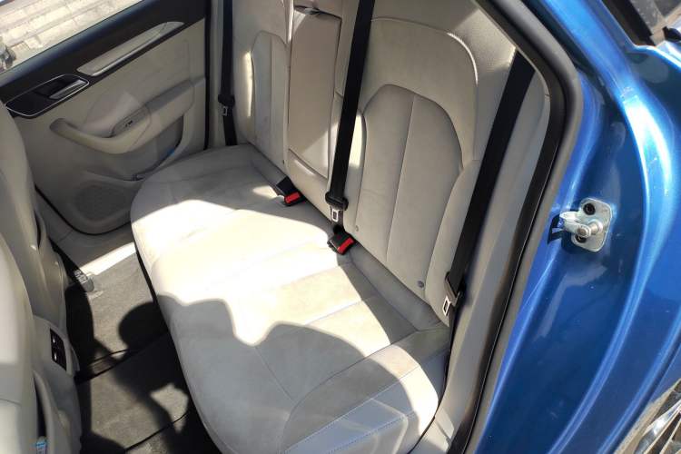 Used Roewe i6 New Energy 2017 45T Hybrid Connective Smart Luxury Edition Left Rear Seat