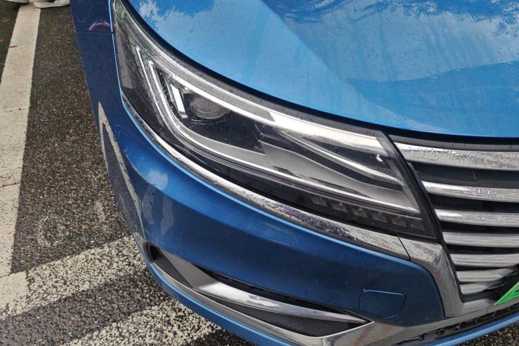 Used Roewe i6 New Energy 2017 45T Hybrid Connective Smart Luxury Edition Right Front Headlight