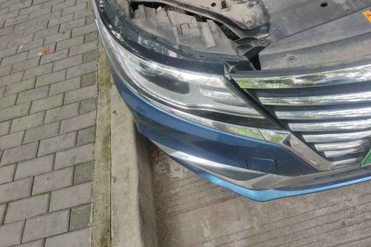 Used Roewe i6 New Energy 2017 45T Hybrid Connect & Smart Enjoyment Edition Right Front Headlight