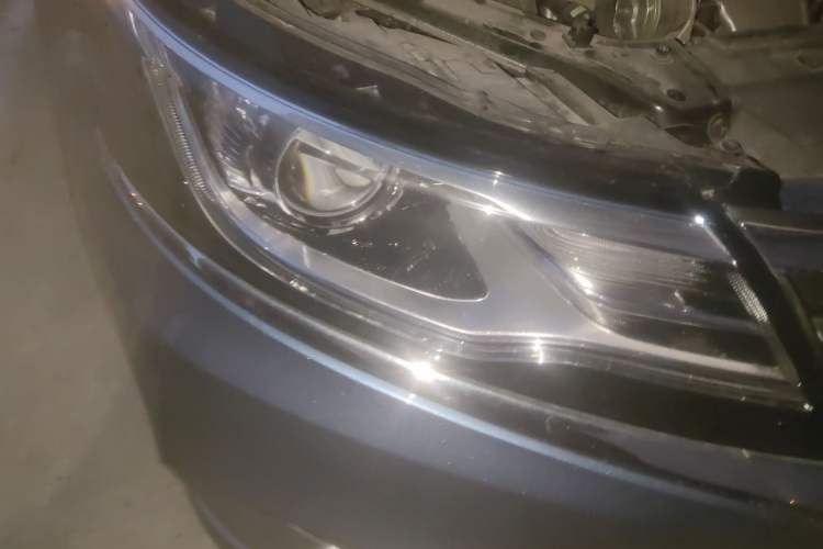 Used Roewe i6 New Energy 2017 45T Hybrid Connect & Smart Enjoyment Edition Right Front Headlight