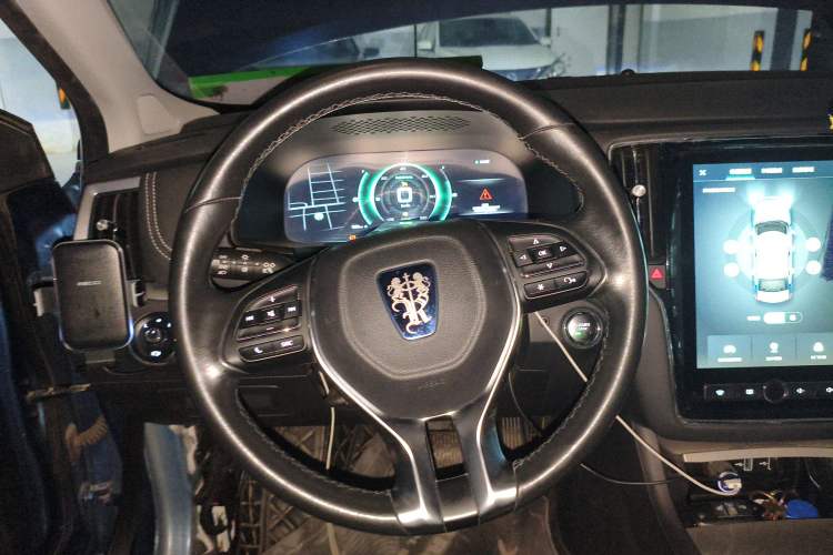 Used Roewe i6 New Energy 2017 45T Hybrid Connective Smart Luxury Edition Steering Wheel