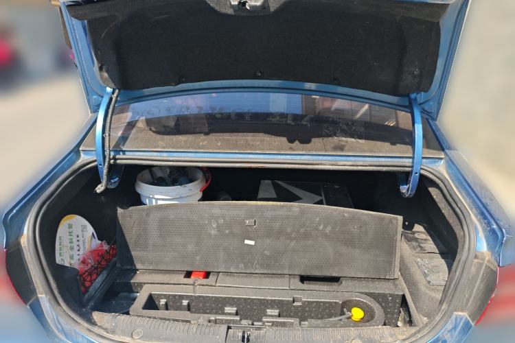 Used Roewe i6 New Energy 2017 45T Hybrid Connect & Smart Enjoyment Edition Trunk