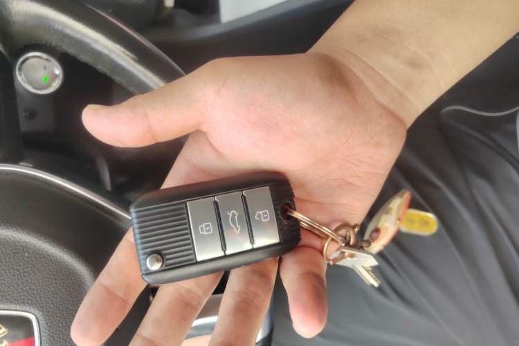 Used Roewe i6 New Energy 2017 45T Hybrid Connective Smart Luxury Edition Vehicle Key