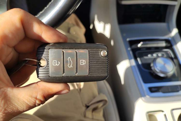 Used Roewe i6 New Energy 2017 45T Hybrid Connective Smart Luxury Edition Vehicle Key