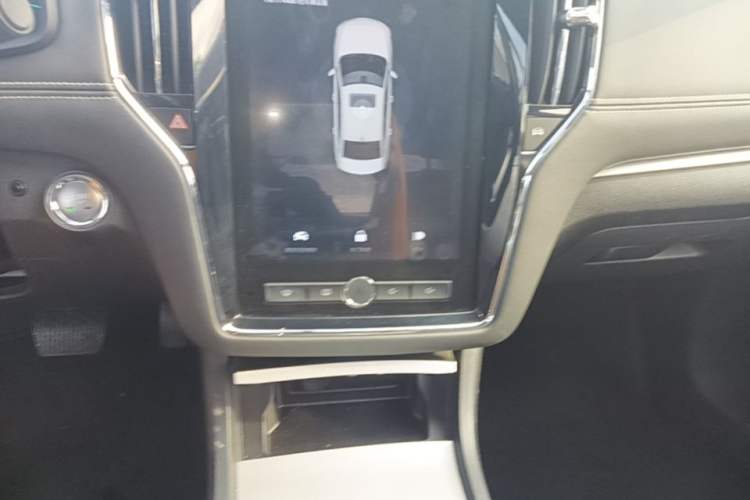 Used Roewe i6 New Energy 2017 45T Hybrid Connect & Smart Enjoyment Edition Audio And AC Panel