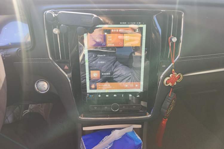 Used Roewe i6 New Energy 2017 45T Hybrid Connect & Smart Enjoyment Edition Audio And AC Panel