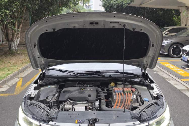 Used Roewe i6 New Energy 2017 45T Hybrid Connect & Smart Enjoyment Edition Engine Bay