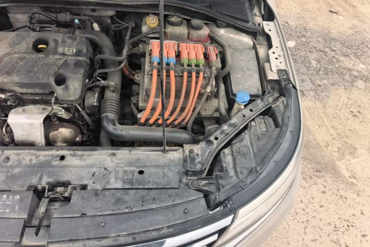 Used Roewe i6 New Energy 2017 45T Hybrid Connect & Smart Enjoyment Edition Engine Bay Left