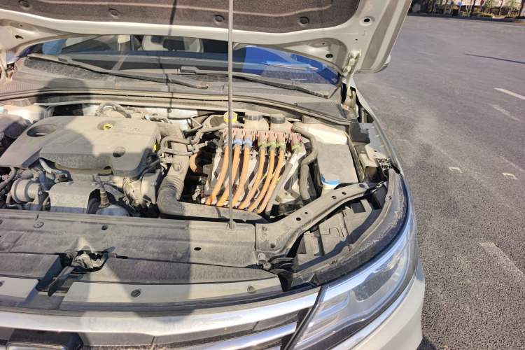 Used Roewe i6 New Energy 2017 45T Hybrid Connect & Smart Enjoyment Edition Engine Bay Left