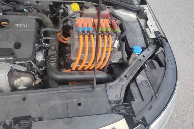 Used Roewe i6 New Energy 2017 45T Hybrid Connect & Smart Enjoyment Edition Engine Bay Left