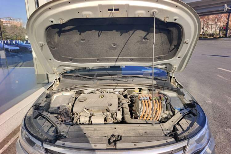 Used Roewe i6 New Energy 2017 45T Hybrid Connect & Smart Enjoyment Edition Engine Bay