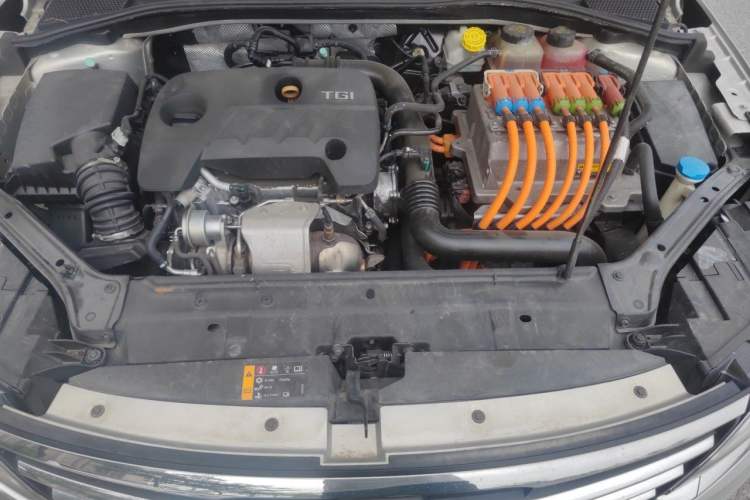Used Roewe i6 New Energy 2017 45T Hybrid Connect & Smart Enjoyment Edition Engine Bay
