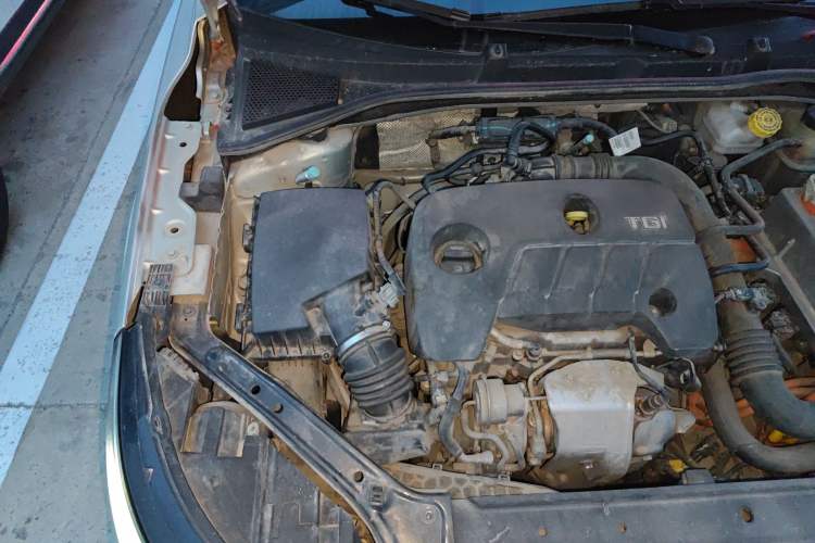 Used Roewe i6 New Energy 2017 45T Hybrid Connect & Smart Enjoyment Edition Engine Bay Right