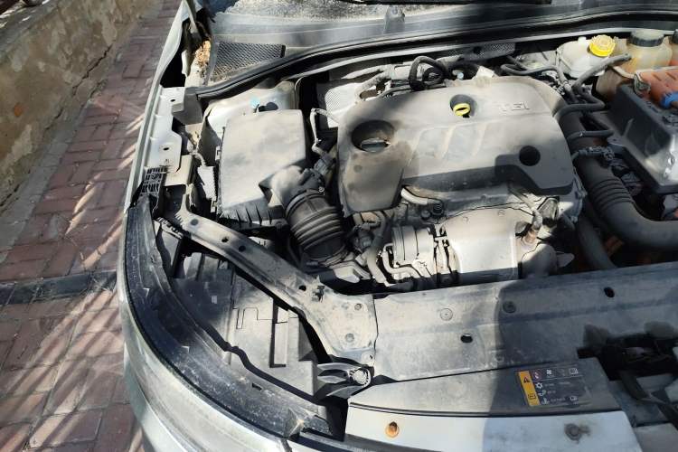 Used Roewe i6 New Energy 2017 45T Hybrid Connect & Smart Enjoyment Edition Engine Bay Right