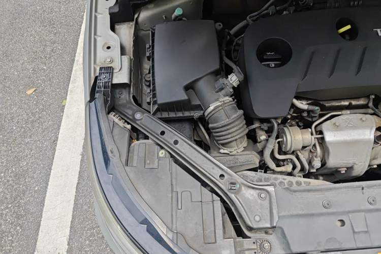Used Roewe i6 New Energy 2017 45T Hybrid Connect & Smart Enjoyment Edition Engine Bay Right