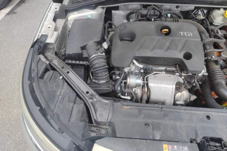 Used Roewe i6 New Energy 2017 45T Hybrid Connect & Smart Enjoyment Edition Engine Bay Right