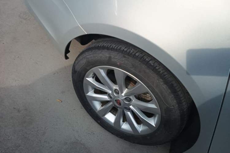 Used Roewe i6 New Energy 2017 45T Hybrid Connect & Smart Enjoyment Edition Exterior 5