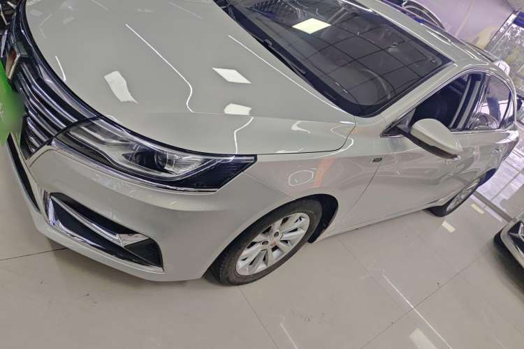 Used Roewe i6 New Energy 2017 45T Hybrid Connect & Smart Enjoyment Edition Exterior 5