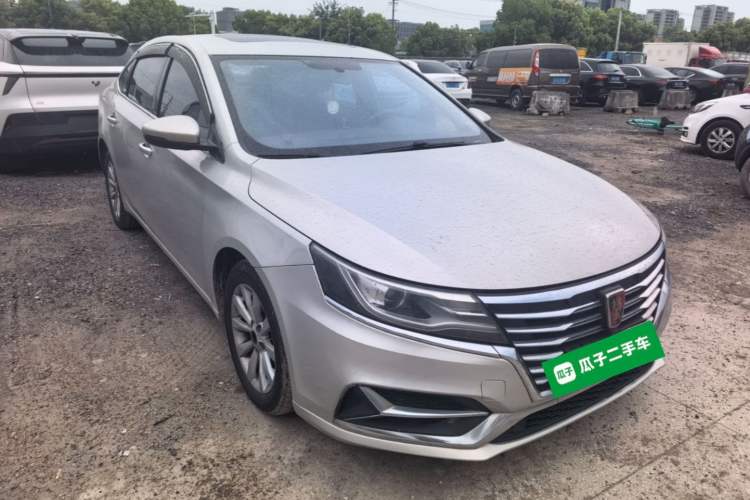 Used Roewe i6 New Energy 2017 45T Hybrid Connect & Smart Enjoyment Edition Front Right 45 Deg