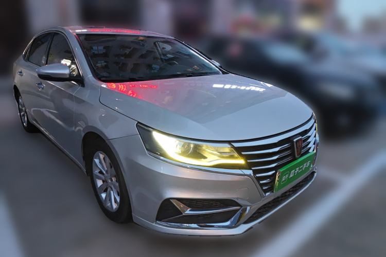 Used Roewe i6 New Energy 2017 45T Hybrid Connect & Smart Enjoyment Edition Front Right 45 Deg