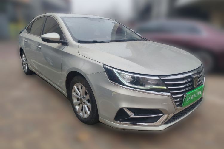 Used Roewe i6 New Energy 2017 45T Hybrid Connect & Smart Enjoyment Edition Front Right 45 Deg