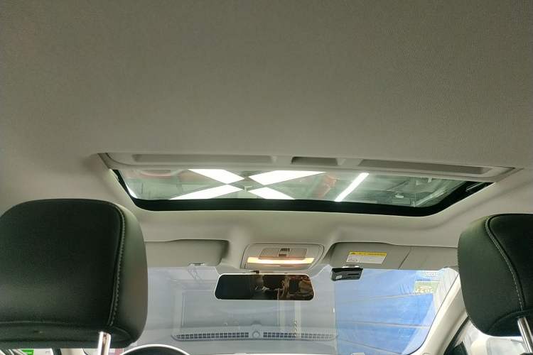Used Roewe i6 New Energy 2017 45T Hybrid Connect & Smart Enjoyment Edition Headliner