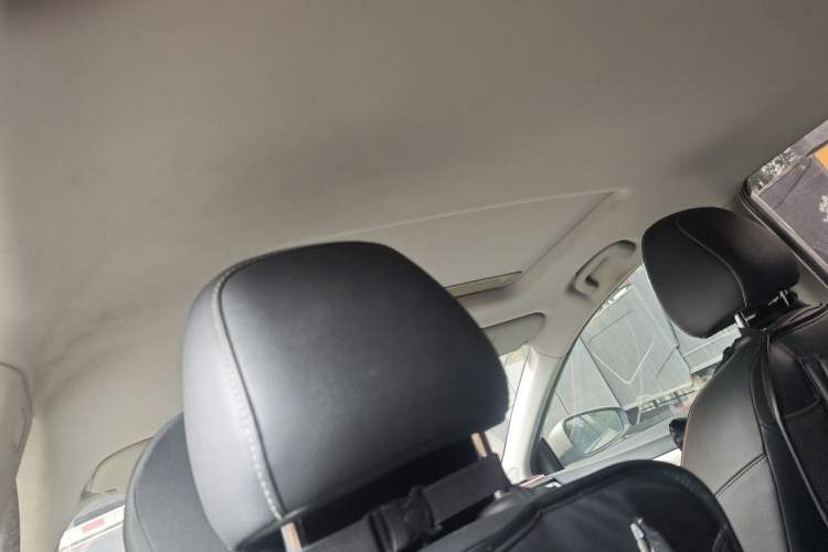 Used Roewe i6 New Energy 2017 45T Hybrid Connect & Smart Enjoyment Edition Headliner