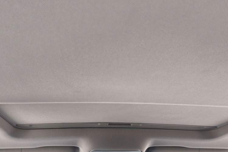 Used Roewe i6 New Energy 2017 45T Hybrid Connective Smart Luxury Edition Headliner