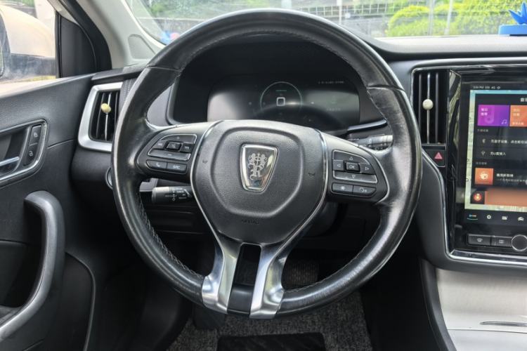 Used Roewe i6 New Energy 2017 45T Hybrid Connect & Smart Enjoyment Edition Interior 2