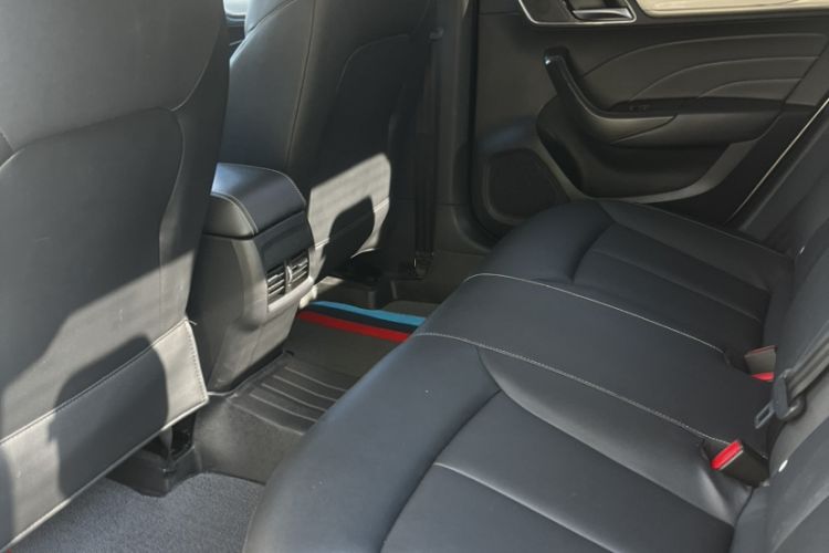 Used Roewe i6 New Energy 2017 45T Hybrid Connect & Smart Enjoyment Edition Interior 2