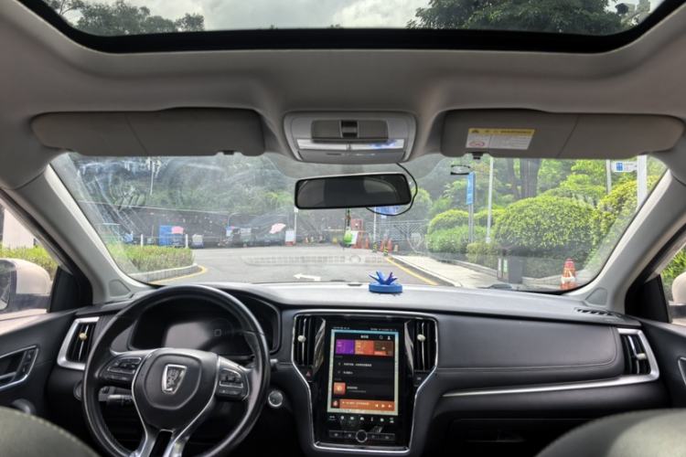 Used Roewe i6 New Energy 2017 45T Hybrid Connect & Smart Enjoyment Edition Interior 6