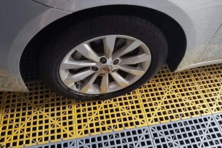 Used Roewe i6 New Energy 2017 45T Hybrid Connect & Smart Enjoyment Edition Left Front Wheel Hub