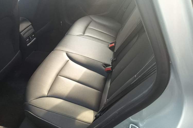Used Roewe i6 New Energy 2017 45T Hybrid Connect & Smart Enjoyment Edition Left Rear Seat