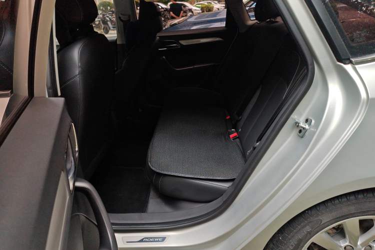 Used Roewe i6 New Energy 2017 45T Hybrid Connect & Smart Enjoyment Edition Left Rear Seat