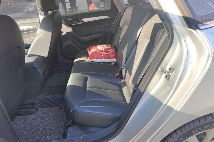 Used Roewe i6 New Energy 2017 45T Hybrid Connect & Smart Enjoyment Edition Left Rear Seat