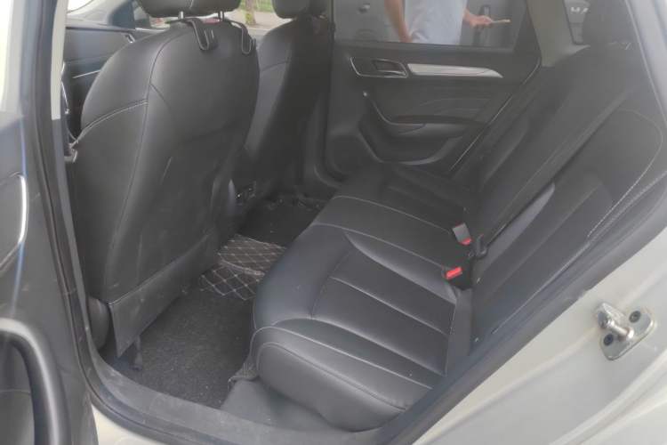 Used Roewe i6 New Energy 2017 45T Hybrid Connect & Smart Enjoyment Edition Left Rear Seat