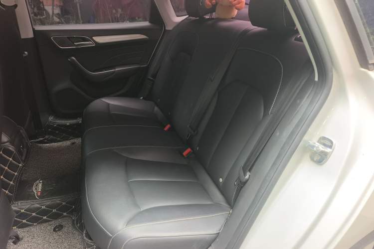 Used Roewe i6 New Energy 2017 45T Hybrid Connect & Smart Enjoyment Edition Left Rear Seat