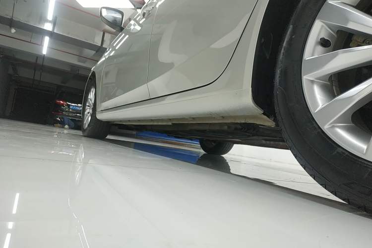 Used Roewe i6 New Energy 2017 45T Hybrid Connect & Smart Enjoyment Edition Left Side Sill