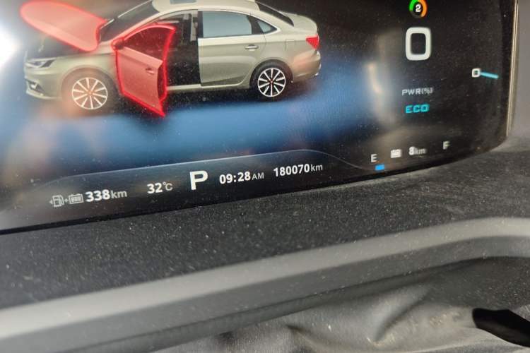 Used Roewe i6 New Energy 2017 45T Hybrid Connect & Smart Enjoyment Edition Odometer Close Up