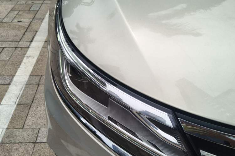 Used Roewe i6 New Energy 2017 45T Hybrid Connective Smart Luxury Edition Right Front Headlight