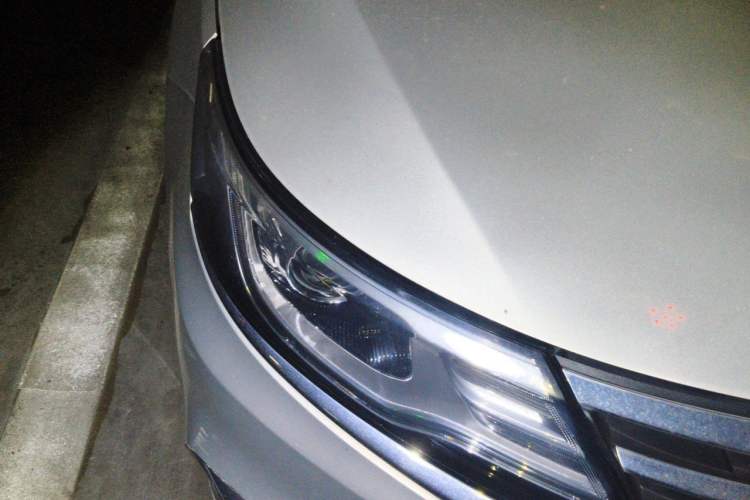 Used Roewe i6 New Energy 2017 45T Hybrid Connect & Smart Enjoyment Edition Right Front Headlight