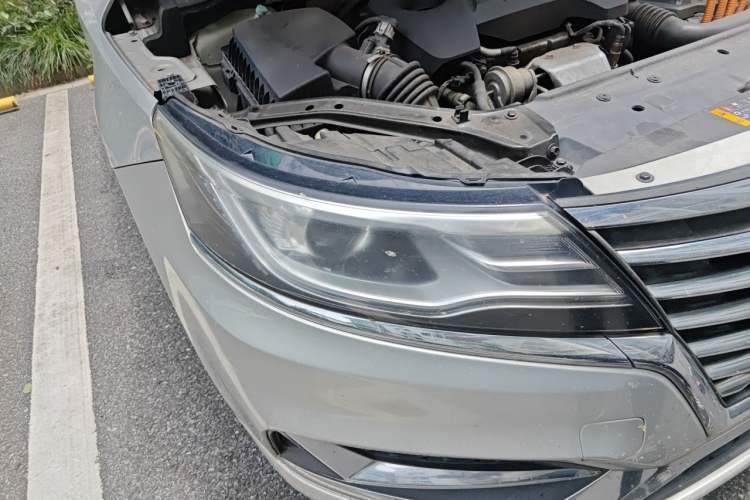 Used Roewe i6 New Energy 2017 45T Hybrid Connect & Smart Enjoyment Edition Right Front Headlight