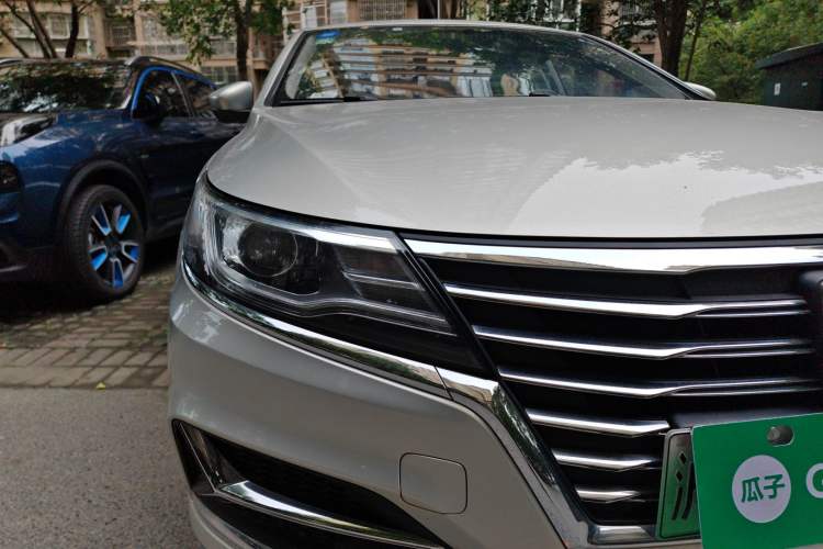 Used Roewe i6 New Energy 2017 45T Hybrid Connect & Smart Enjoyment Edition Right Front Headlight