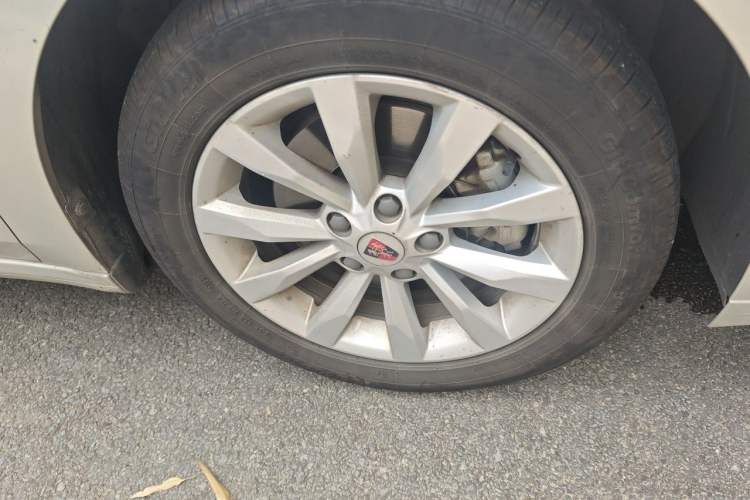 Used Roewe i6 New Energy 2017 45T Hybrid Connect & Smart Enjoyment Edition Right Front Wheel Hub